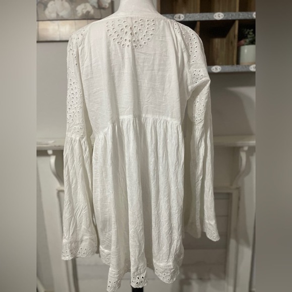 Free People Sea of Love Blouse Ivory NWOT Boho Eyelet Bell Sleeve - Picture 8 of 11